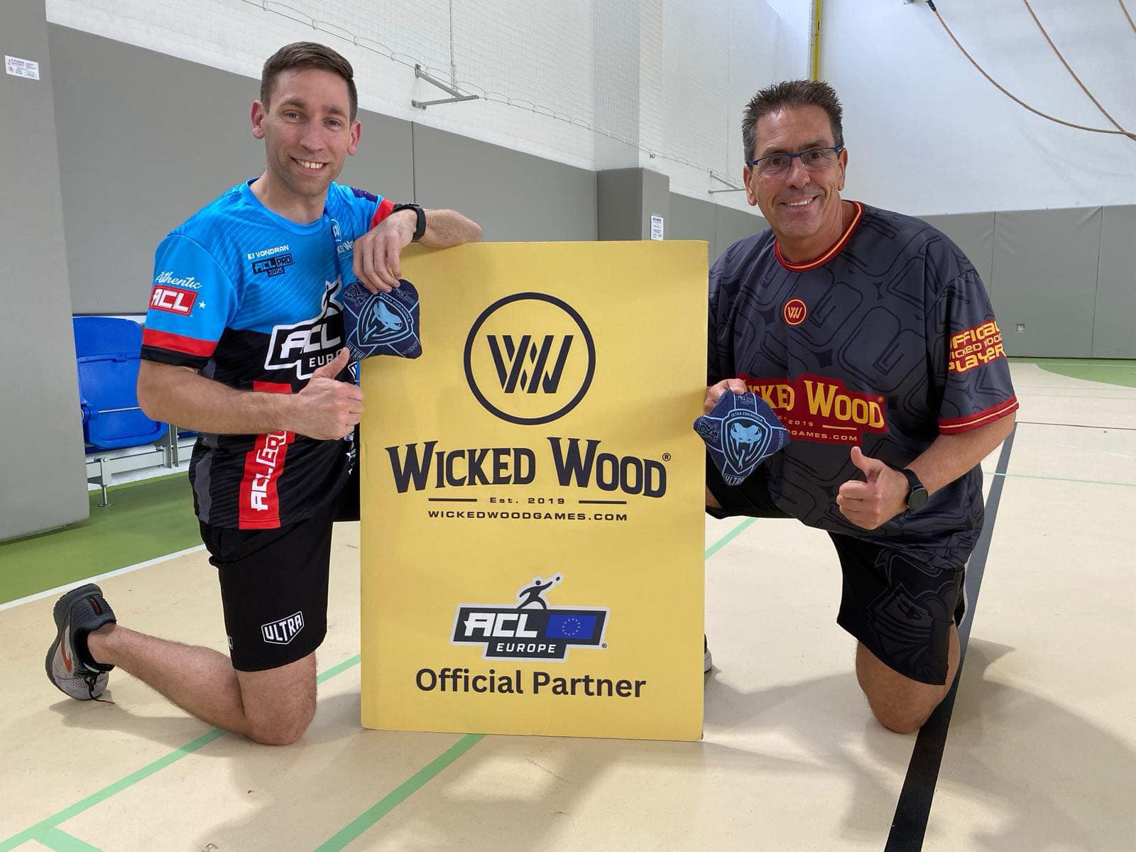 Wicked Wood Cornhole Bags - 2x4 Official ACL licensed - 15x15cm - 450g - ACL REC - Orange/Yellow Wicked Wood Cornhole Bags - 2x4 Official ACL licensed - 15x15cm - 450g - ACL REC - Orange/Yellow